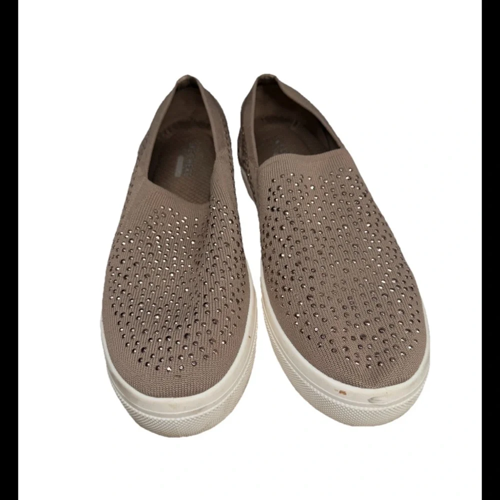 SKECHERS Womens Tan Rhinestone Slip-On Comfort Shoes So 10